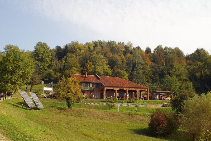 Veduta dell Azienda Sperimentale di Vezzolano CNR - IMAMOTER, sede dell incontro di studio sulla valorizzazione del Romanico astigiano nell ambito del Progetto Bianco Mantello di Chiese.