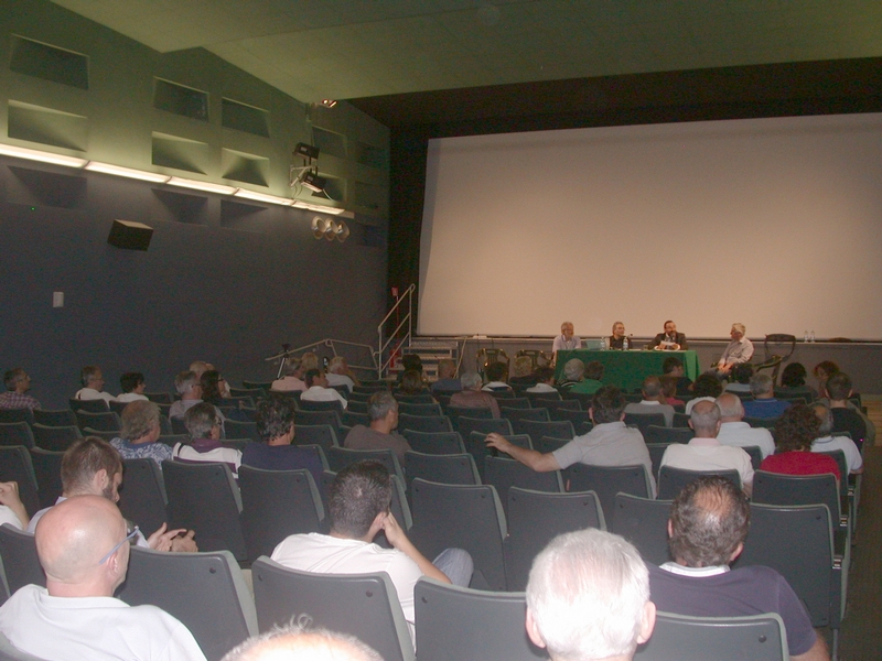 Veduta del folto ed interessato pubblico presente in sala [Foto di Sonia Vallocchia].