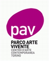 Installazione temporanea di Emanuela Ascari composta da lettere di legno che danno vita alla scritta: "ciò che è vivo ha bisogno di ciò che è vivo" presso il PAV - Parco di Arte vivente a Torino (sabato 30 maggio 2015).