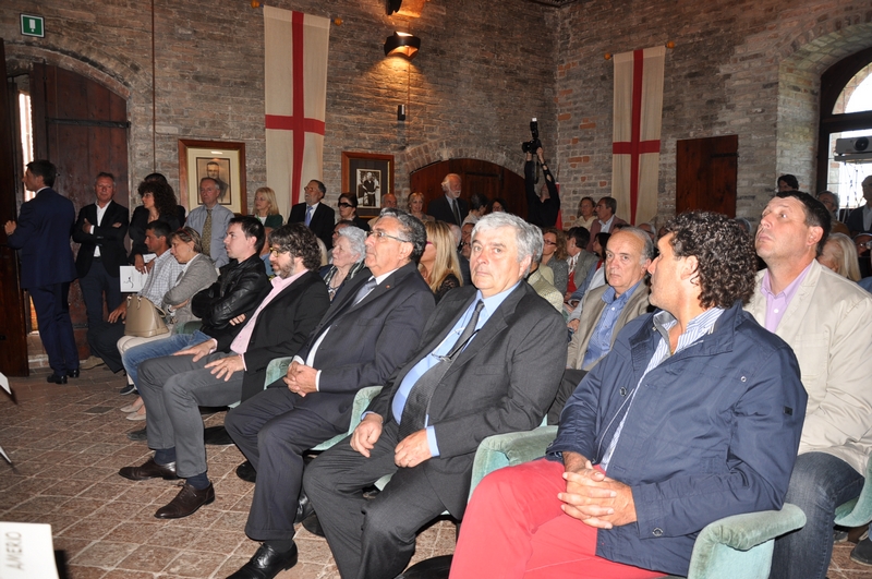 Veduta del folto pubblico presente in sala. [Foto di Franco Olivero].