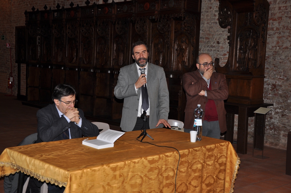 Saluto introduttivo del Prof. Marco Devecchi (Presidente dell Osservatorio del Paesaggio per il Monferrato e l Astigiano) [Foto di Lorenzo Gallo].