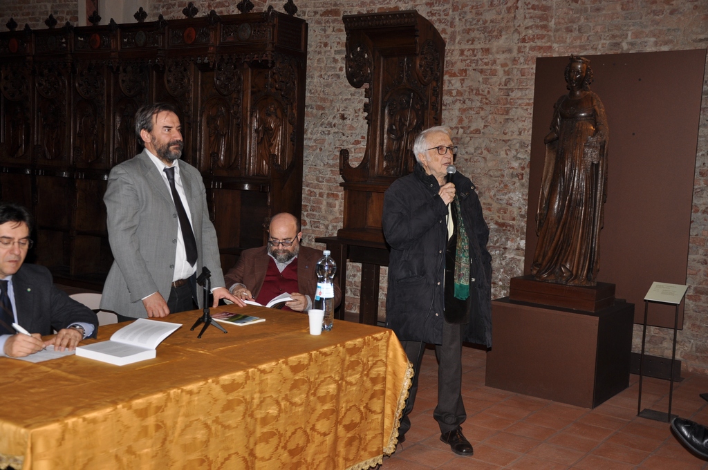 Saluto introduttivo a nome del Club UNESCO di Asti da parte del Prof. Gianluigi Bravo [Foto di Lorenzo Gallo].