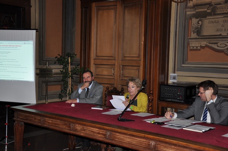 Lettura integrale dell Art. 31 del PTR della Regione Piemonte da parte dell attrice Lorenza Zambon [Foto di Giancarlo Dapavo].