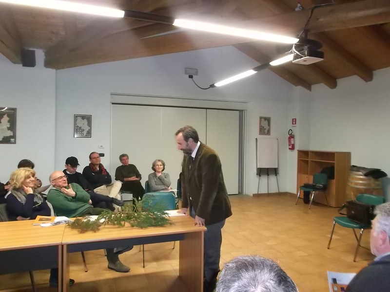 Relazione sul tema delle potature nel campo delle specie di interesse ornamentale da parte del Prof. Marco Devecchi [Foto di Angelo Porta].