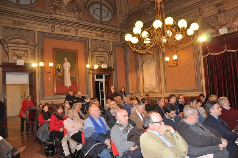 Veduta del folto ed interessato pubblico presente al Momento di studio [Foto di Francesco Leone Devecchi].