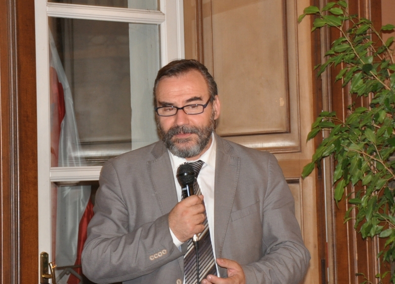 Conduzione dei lavori del Convegno da parte del Prof. Marco Devecchi, Presidente dell Osservatorio del paesaggio per il Monferrato e l Astigiano [Foto di Francesco Leone Devecchi].