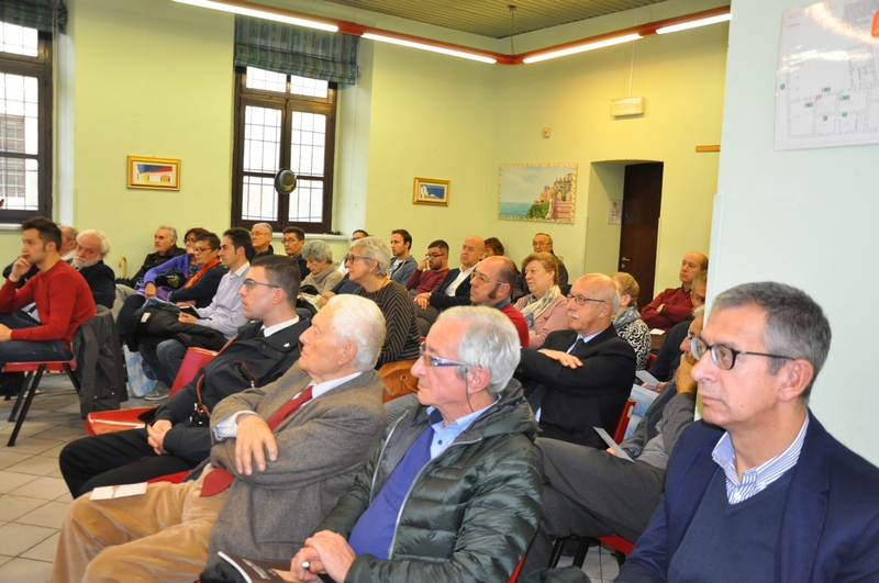 Veduta del folto ed interessato pubblico al Convegno su "I Parchi della Rimembranza di Cavallermaggiore e della Provincia di Cuneo" [Mirella Zitti].