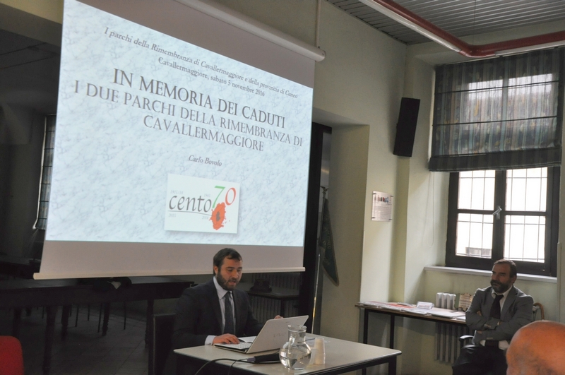 Relazione di Carlo Bovolo (Università del Piemonte Orientale) su "In memoria dei caduti: i due parchi della Rimembranza di Cavallermaggiore" [Mirella Zitti].