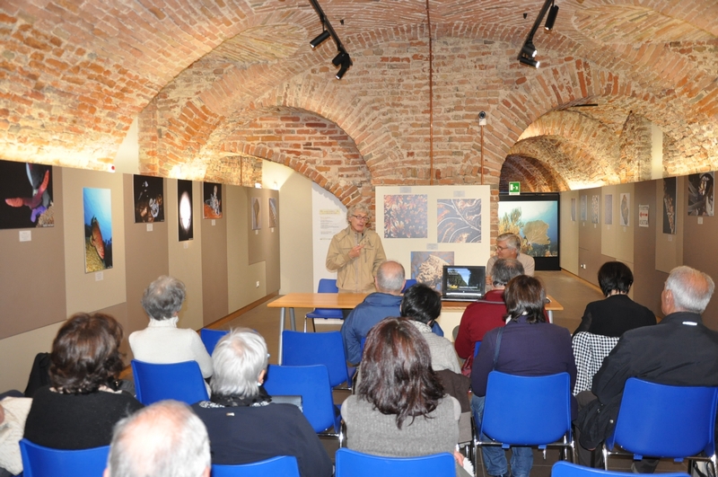 Saluto iniziale del Prof. Gianfranco Miroglio (Presidente dell Ente Parchi Astigiani) [Foto di Mirella Zitti].