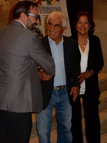 Foto ricordo con il Premiato, il Sig. Giuseppe Conrotto [Foto di Simone Lonati].