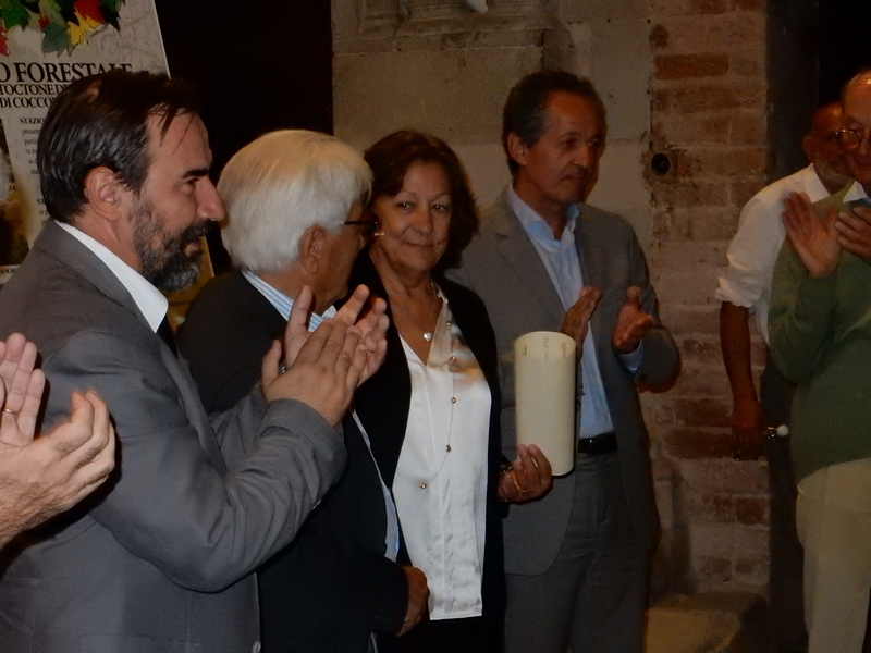 Foto ricordo con il Premiato, il Sig. Giuseppe Conrotto [Foto di Simone Lonati].