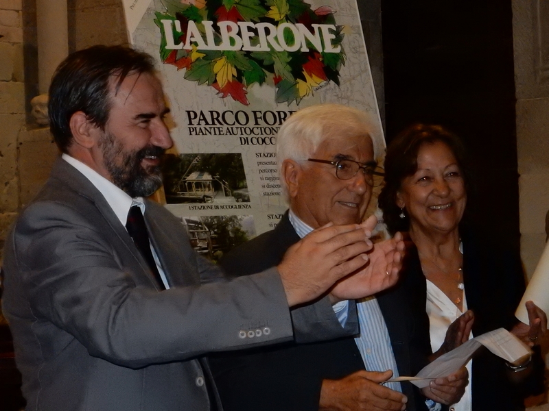 Foto ricordo con il Premiato, il Sig. Giuseppe Conrotto [Foto di Simone Lonati].