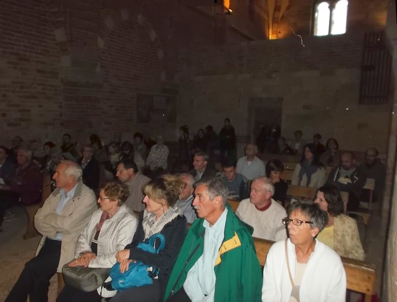 Veduta del folto ed interessato pubblico presente in sala.