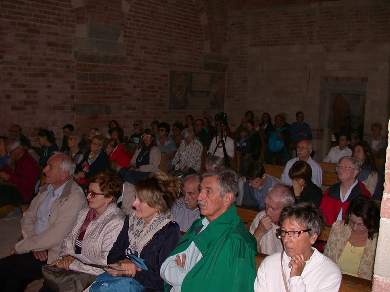 Veduta del folto ed interessato pubblico presente in sala.