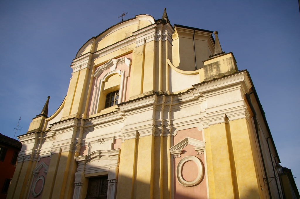  Veduta della Confraternita dei Batù di Villanova d Asti, sede dell incontro pubblico di studio e confronto sulla gestione del verde pubblico di Villanova con particolare riferimento al tema delle potature.