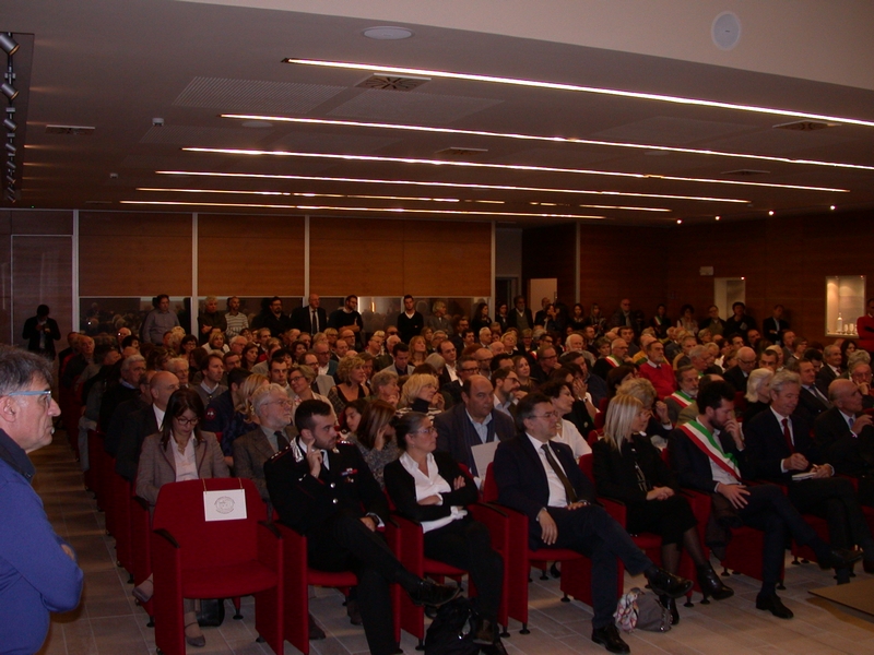 Veduta del folto pubblico presente in sala.