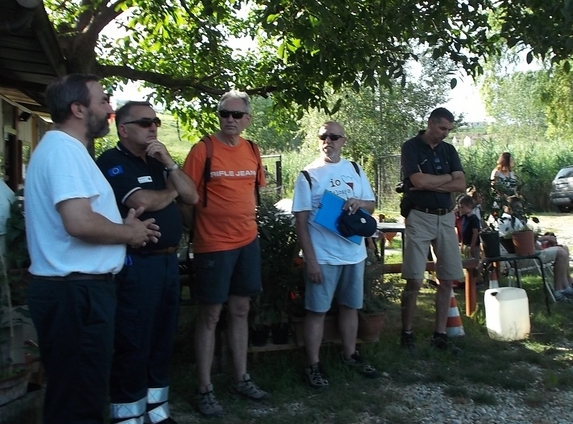 Momento di riflessione sulla tutela e valorizzazione dell area del Paludo da parte di Marco Devecchi (Presidente dell Osservatorio del Paesaggio per il Monferrato e l Astigiano), Giuseppe Ugonia (Sindaco di Calosso), Adriano Da Re (Presidente dell Associazione Amici di Calosso) e Paolo Baldi (Associazione Amici di Calosso [Foto di Francesco Leone Devecchi].