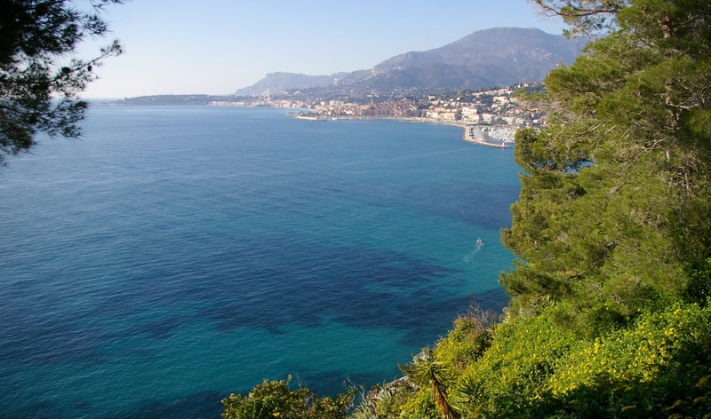 Veduta del mare Mediterraneo, caratterizzato da paesaggi di eccezionale bellezza da tutelare con grande attenzione.