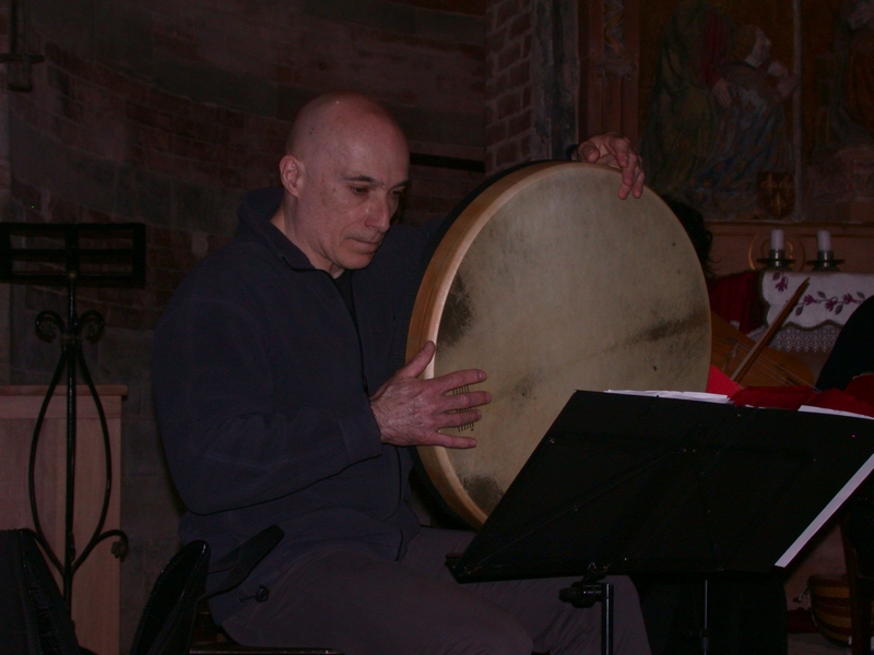 Esecuzione di Brani di musiche medioevali dei secoli XIII e XIV.