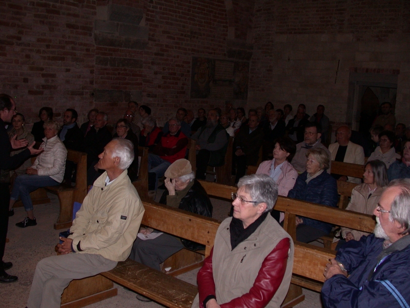 Folto ed attento pubblico presente al Concerto.