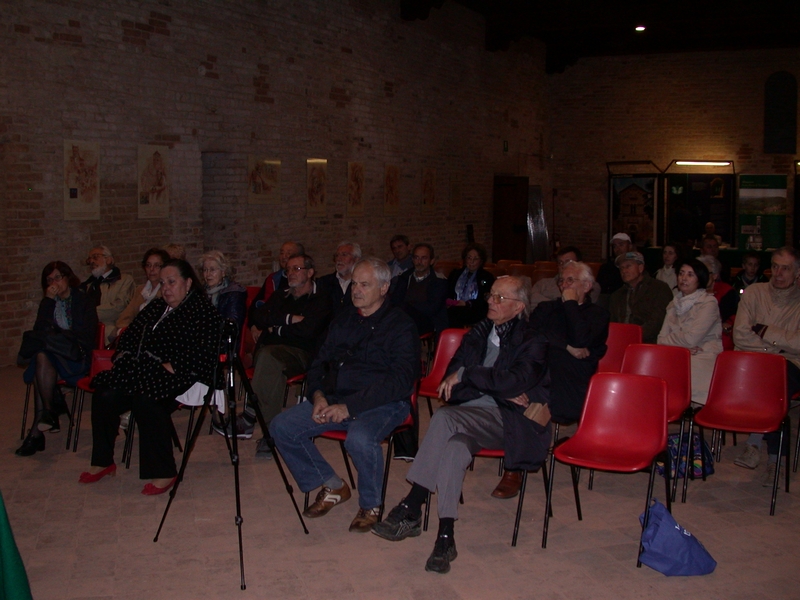 Veduta del folto ed interessato pubblico presente alla giornata di studio inaugurale dell ottava Settimana del Romanico astigiano.
