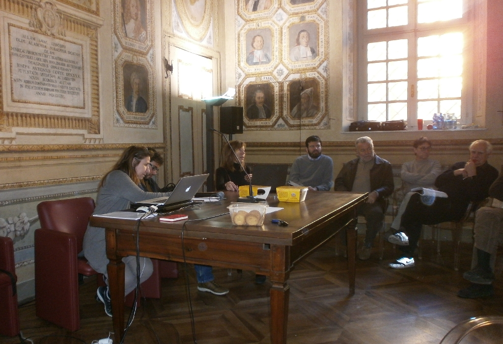 Avvio della riunione di coordinamento della Rete degli Osservatori del Paesaggio del Piemonte da parte della Presidente, la Prof.ssa Daniela Bosia.