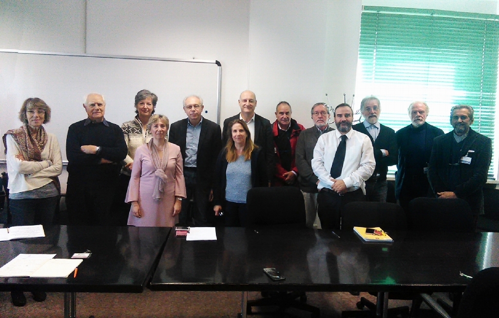 Foto ricordo al termine della riunione operativa tra gli Osservatori del Paesaggio e la Regione Piemonte alla luce dell avvenuta approvazione del Piano Paesaggistico regionale. Nella foto da (sx): Annalisa Savio, Valerio Di Battista, Marina Bonaudo, Giovanni Paludi, Daniela Bosia, Carlo Bidone, Diego Corradin, Silvio Veglio, Marco Devecchi, Franco Olivero e Gino Scarsi [Foto di Lorenzo Savio].