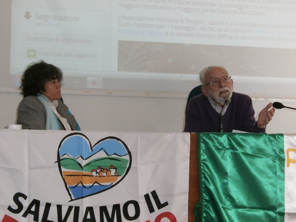 Introduzione ai temi del Convegno da parte del Prof. Massimo Quaini (Università di Genova e Osservatorio del paesaggio del Golfo Paradiso). A (sx) la Dott.ssa Carla Scarsi (Giornalista e Moderatrice del Convegno).