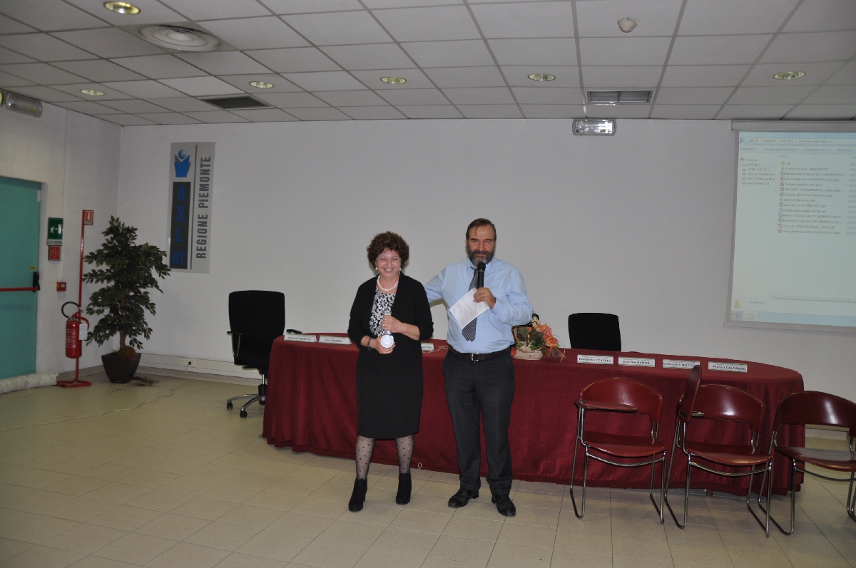 Avvio della Tavola rotonda su "Il contributo delle Associazioni nel futuro Parco della salute" da parte del Moderatore il Prof. Marco Devecchi (Presidente Osservatorio del Paesaggio per il Monferrato e l Astigiano) [Foto di Mirella Zitti].