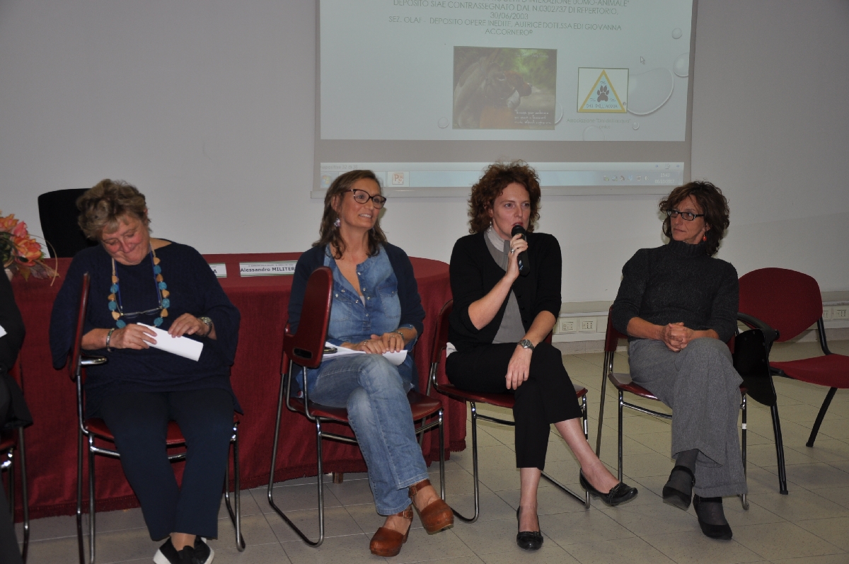 Contributo di riflessione alla Tavola rotonda da parte di Mafalda Leto - Claudia Tirone (Associazione Dei dell Acqua) [Foto di Mirella Zitti].