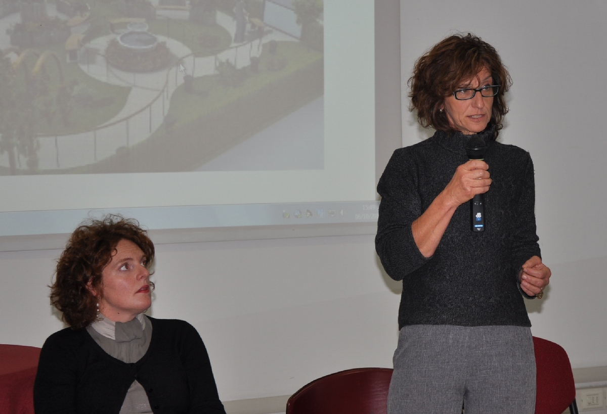 Contributo di riflessione alla Tavola rotonda da parte di Tiziana Valente (Cittadinanza Attiva di Asti) [Foto di Mirella Zitti].