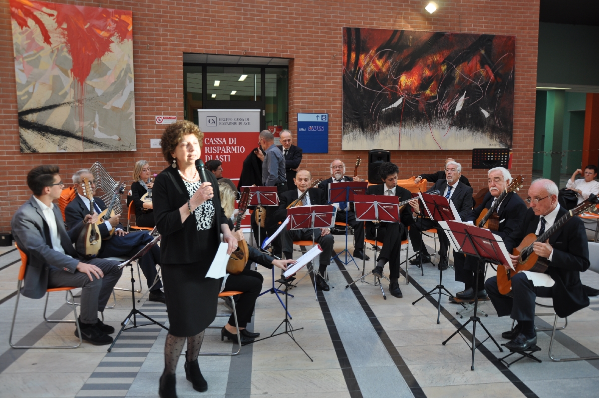 Presentazione del Concerto dell Orchestra mandolinistica Paniati di Asti da parte della Dott.ssa Donatella Ciaceri (Dirigente medico dell Asl di Asti).