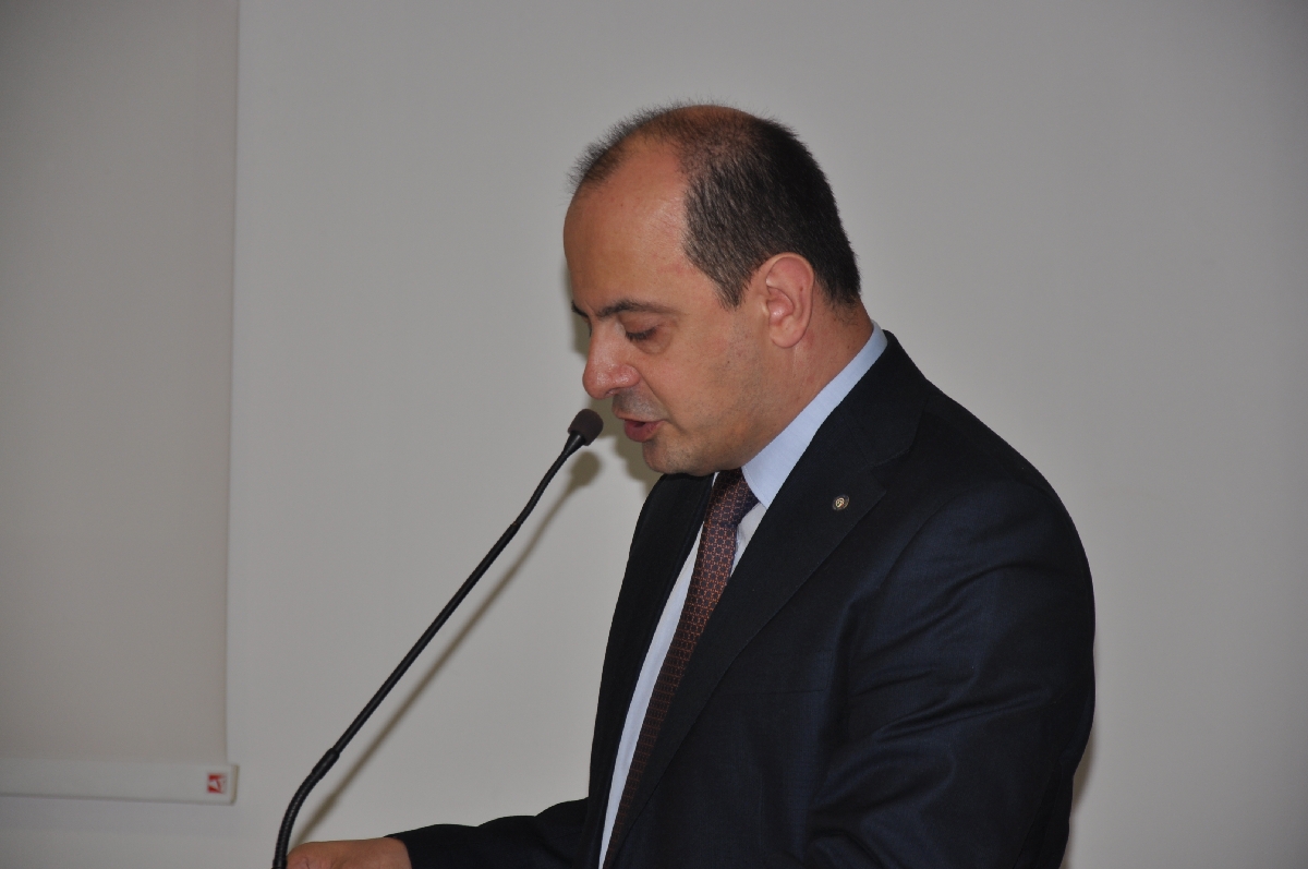 Relazione del Dott. Maurizio Cremasco (Ordine dei Farmacisti della Provincia di Asti) su "Le piante officinali per il verde ospedaliero".