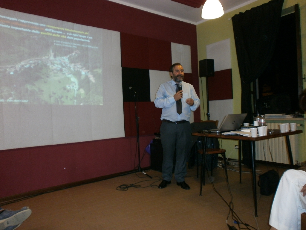 Relazione di Marco Devecchi (Presidente dell Osservatorio del Paesaggio per l Astigiano e il Monferrato) [Foto di Alessandro Mortarino].