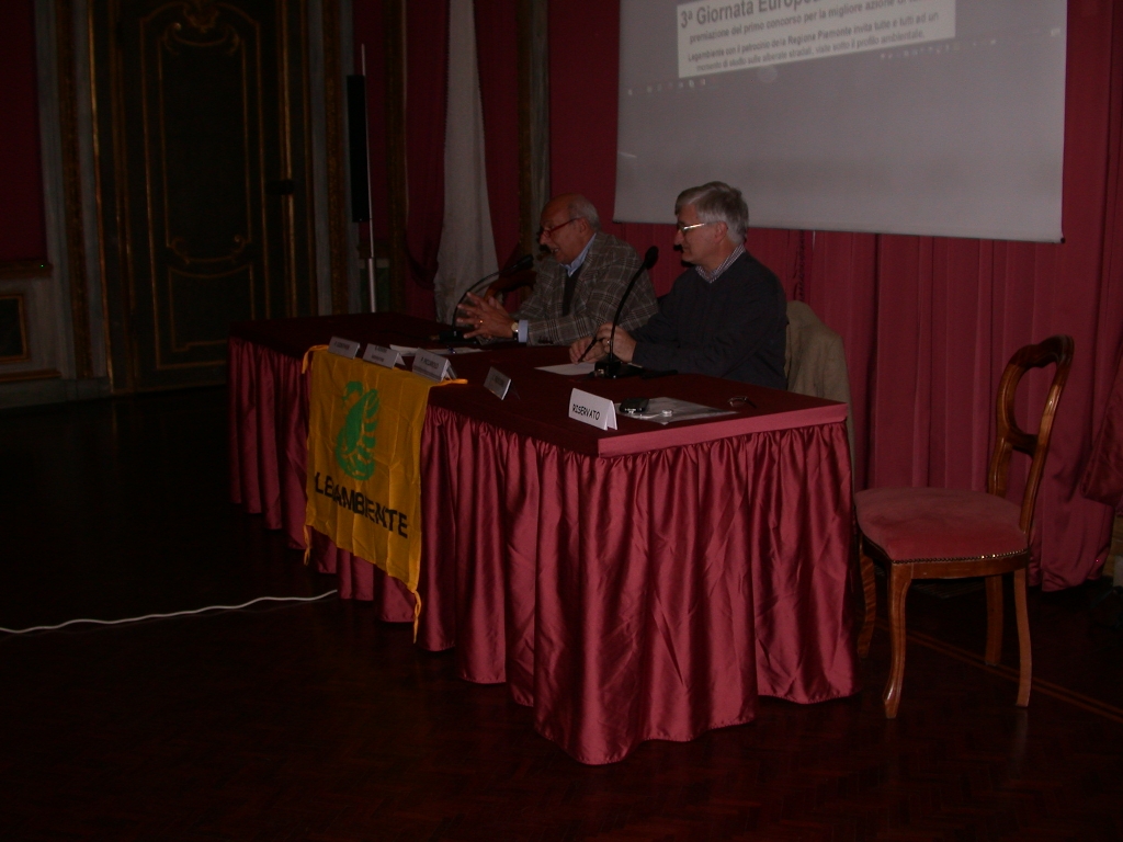 Avvio dei lavori del Convegno da parte del Moderatore, il giornalista Beppe Rovera [Foto di Francesco Leone Devecchi].