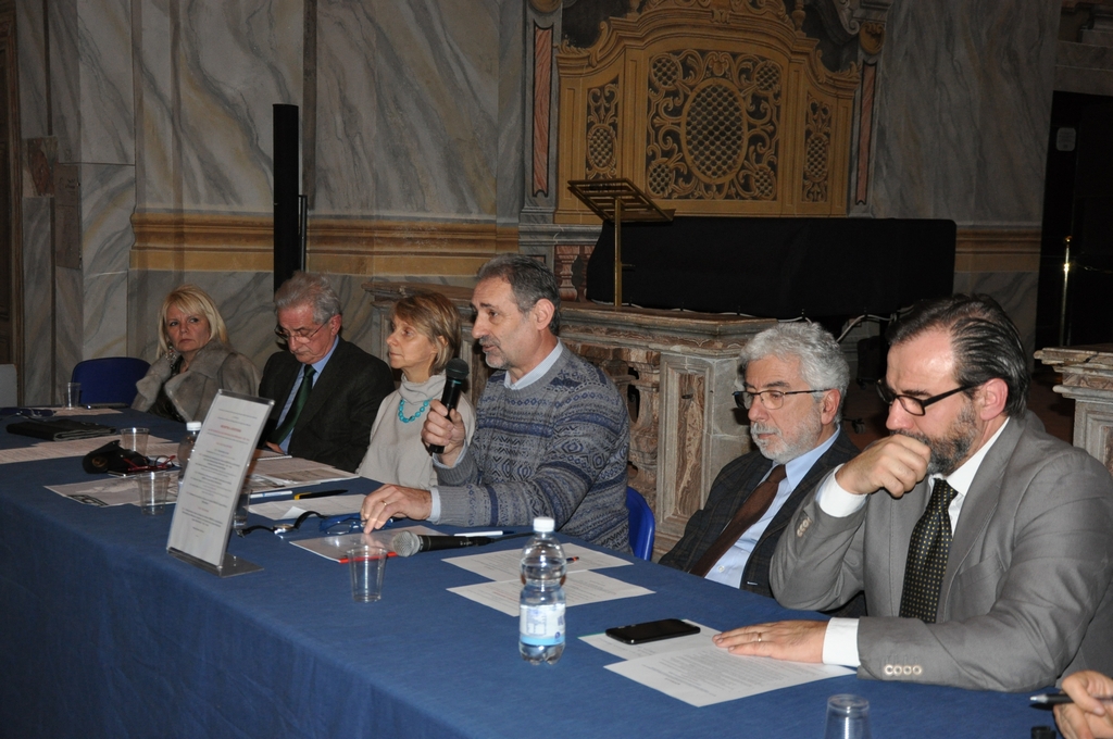 Riflessioni sull importanza di una mobilità ferroviaria nei territori UNESCO di Langhe-Roero e Monferrato da parte del Dott. Gianfranco Comaschi (Presidente dell Associazione per il Patrimonio dei Paesaggi vitivinicoli di Langhe, Roero e Monferrato)  [Foto di Angelo Porta].