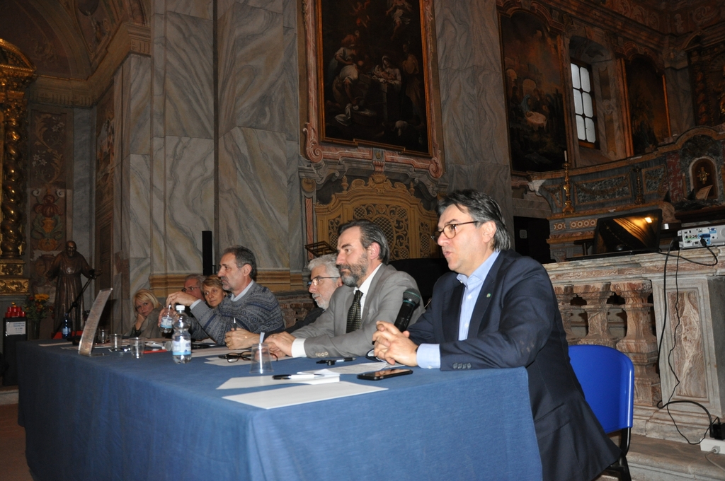 Riflessioni sull importanza di una mobilità ferroviaria nei territori UNESCO di Langhe-Roero e Monferrato da parte del Dott. Roberto Cerrato (Direttore dell Associazione per il Patrimonio dei Paesaggi vitivinicoli di Langhe, Roero e Monferrato)  [Foto di Angelo Porta].
