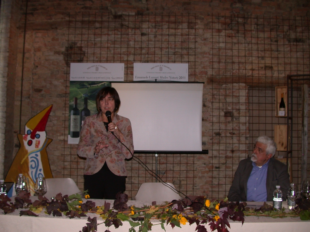  Relazione di Matilde Casa sindaco di Lauriano (TO), autrice, libro, "Il suolo sopra tutto" [FOTO di Carlo Bidone].