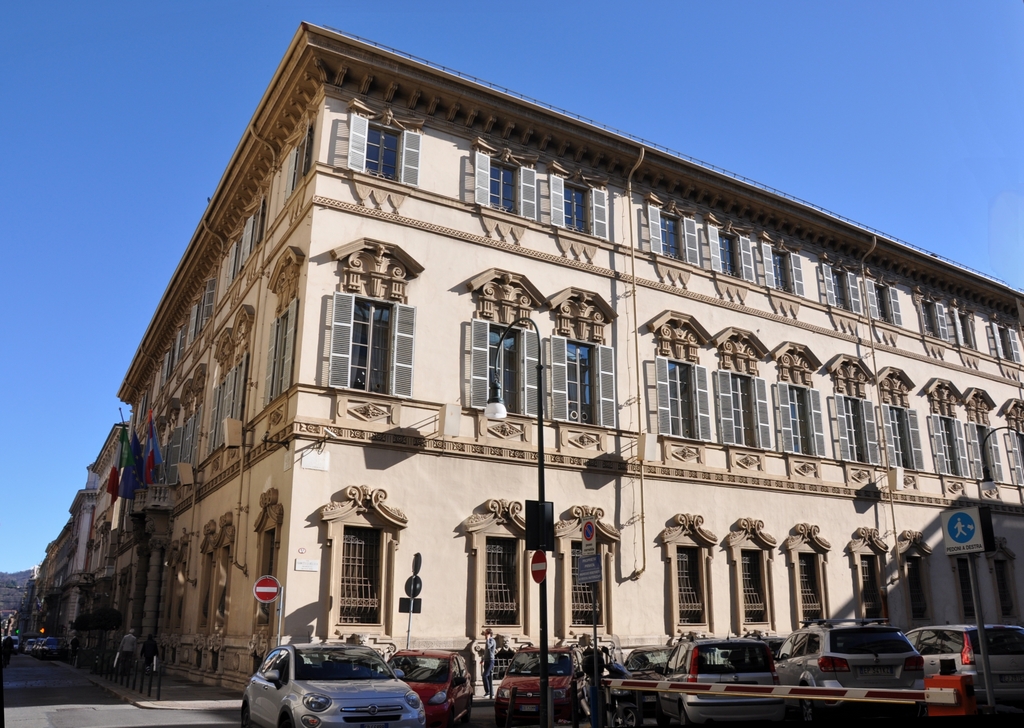 Veduta di Palazzo Lascaris a Torino in Via Alfieri, 15 sede del Consiglio regionale del Piemonte e della riunione del Tavolo tecnico per la riattivazione delle ferrovie nei territori UNESCO  di Langhe-Roero e Monferrato con l Assessore ai trasporti della Regione Piemonte, Dott. Francesco Balocco.