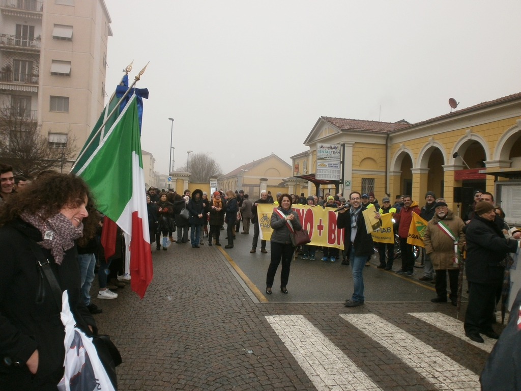 Momento conclusivo dell incontro di mobilitazione per la riattivazione delle Linee ferroviarie Casale Monferrato - Vercelli; Casale Monferrato - Mortara e Casale Monferrato - Asti.