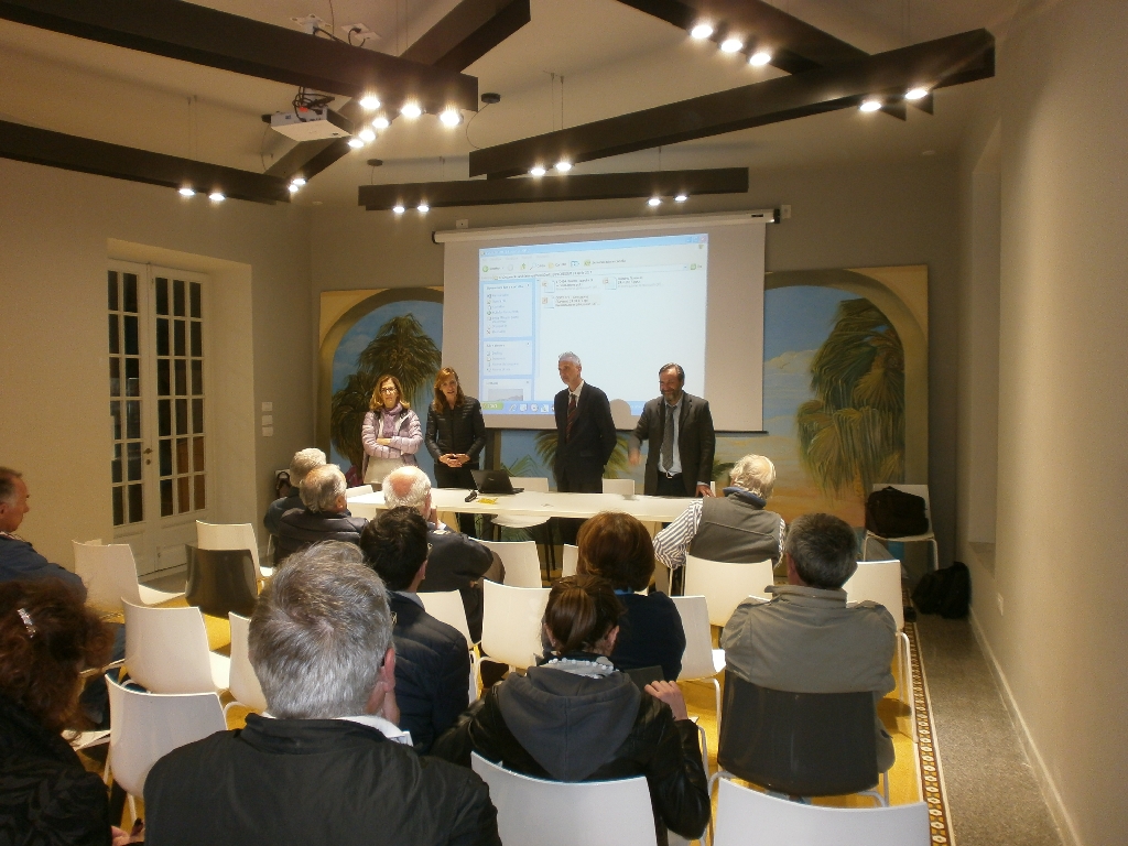 Saluto introduttivo da parte dell Assessore alla Floricoltura ed attività produttive del Comune di Sanremo, Dott.ssa Barbara Biale [Foto di Andrea Devecchi].
