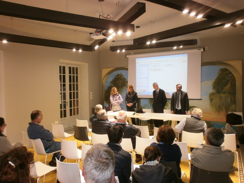 Saluto introduttivo da parte dell Assessore alla Floricoltura ed attività produttive del Comune di Sanremo, Dott.ssa Barbara Biale [Foto di Andrea Devecchi].