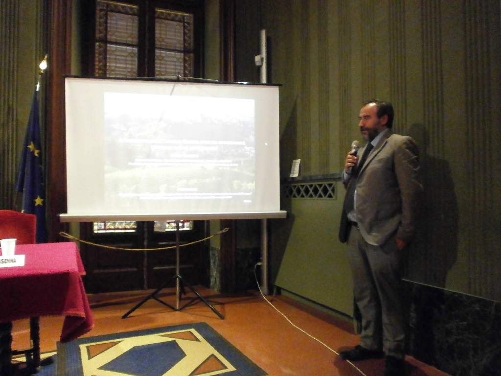 Relazione del Prof. Marco Devecchi (Facoltà di Agraria dell Università di Torino) su "Il Paesaggio delle Langhe-Roero: sfide ed opportunità future in campo agronomico".