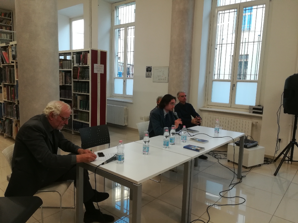 Intervento di Ezio Claudio Pia (Autore del volume) [Foto di Lara Vaglienti].
