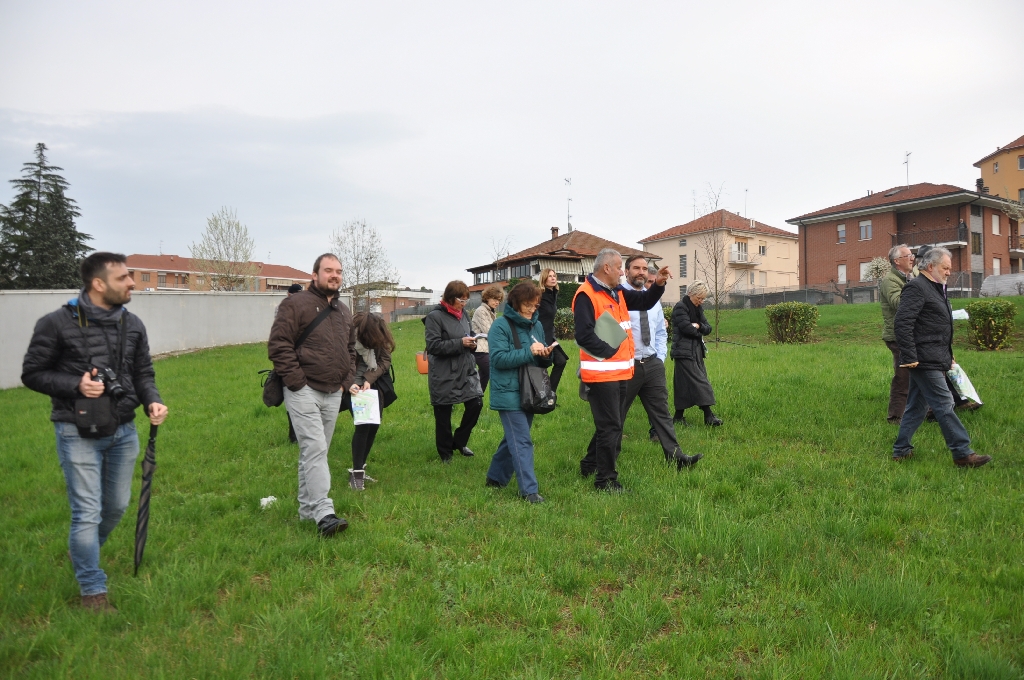 Veduta delle aree verdi di pertinenza dell Ospedale Cardinal Massaia di Asti caratterizzate da grandi opportunità in termini di realizzazione di un grande "Parco della salute", quale eccellenza della struttura ospedaliera [Foto di Francesca Cavagnino].