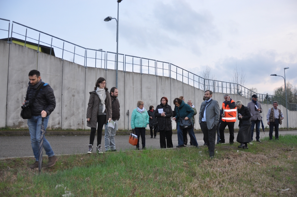 Sopralluogo del gruppo di interesse alla realizzazione del nuovo "Parco della salute" alle aree verdi di pertinenza dell Ospedale Cardinal Massaia di Asti [Foto di Francesca Cavagnino].