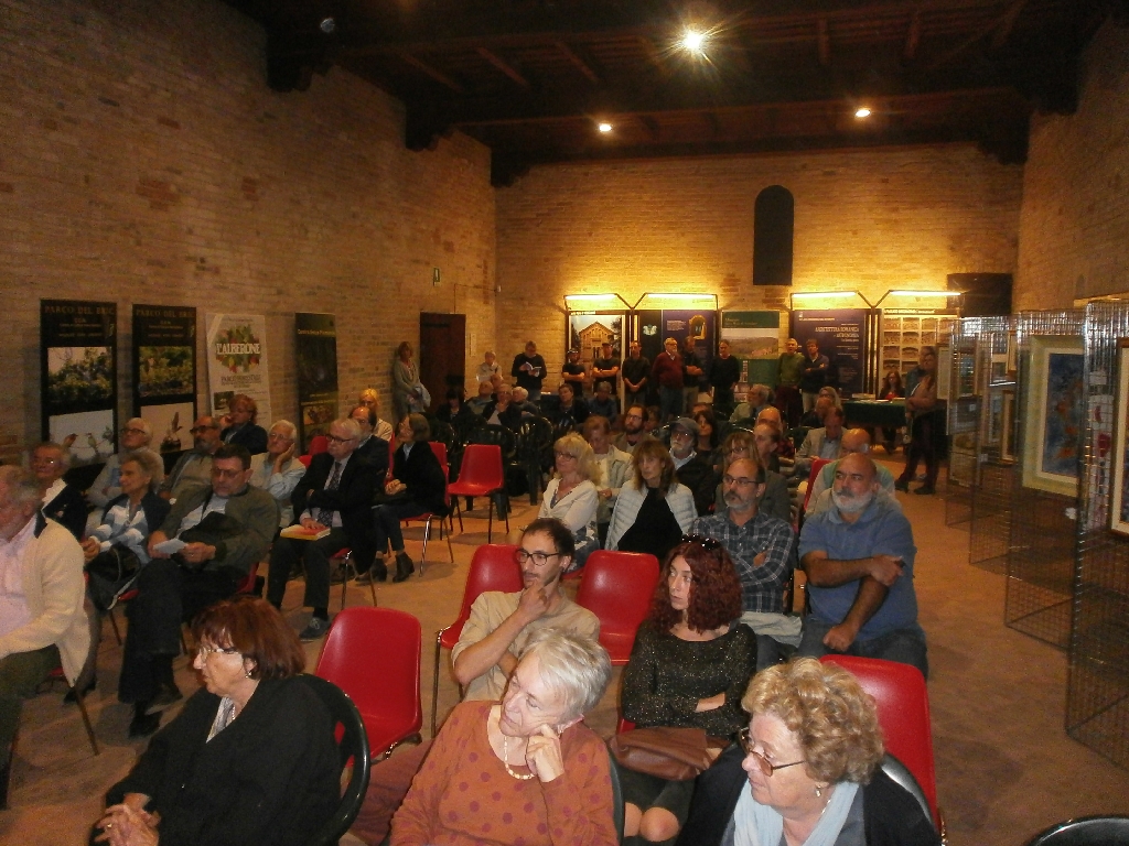 Veduta del folto ed interessato pubblico presente in sala.