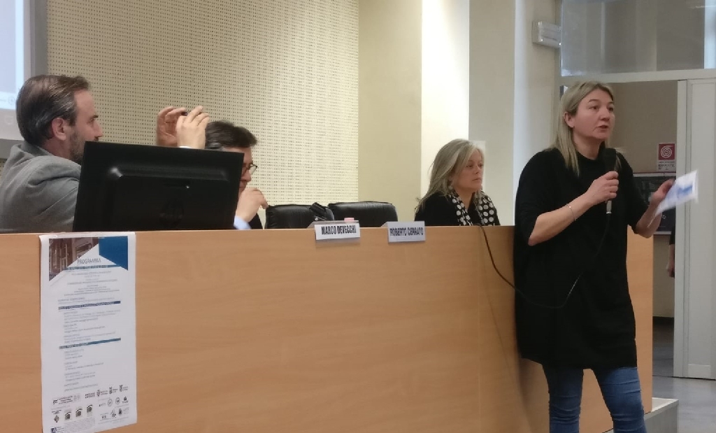 Saluti istituzionali del Vicepresidente dell Associazione per il Patrimonio dei Paesaggi Vitivinicoli, Dott.ssa Annalisa Conti [Foto di Carlo Bidone].