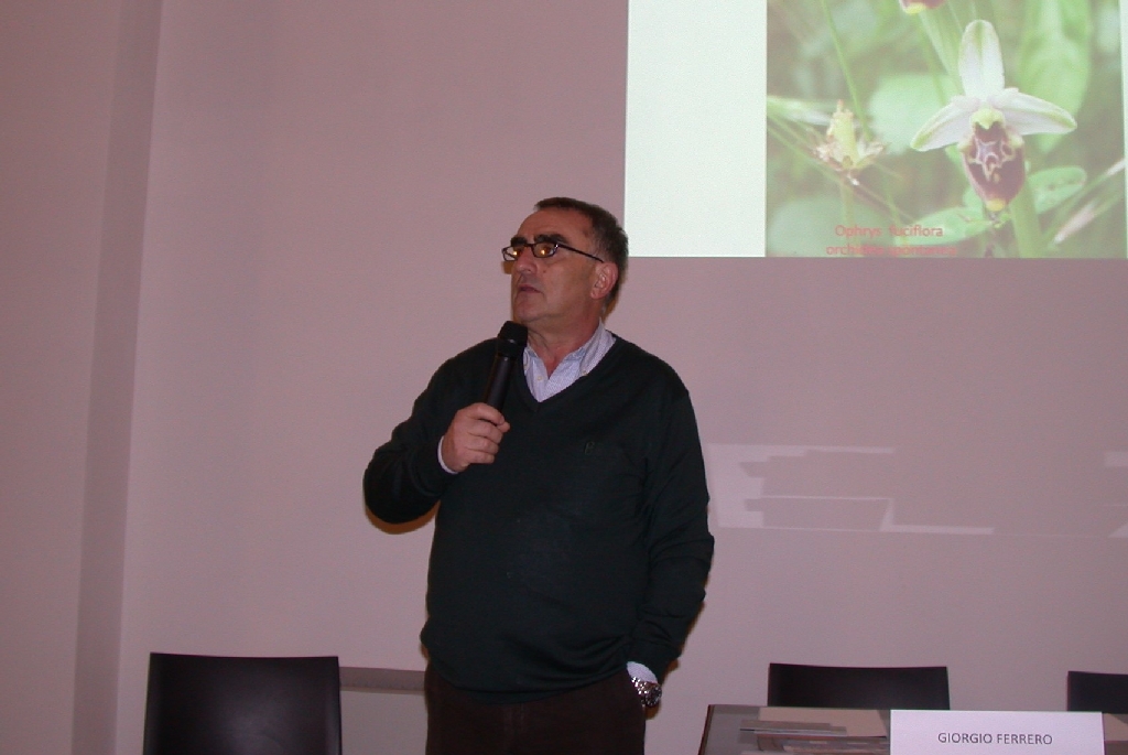 Saluto introduttivo di Giuseppe Ugonia, Sindaco di Calosso [Foto di Massimo Badino].