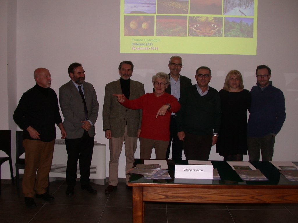 Foto ricordo al termine del Convegno con i relatori ed organizzatori: Adriano Da Re, Marco Devecchi, Claudio Rolando, Gianfranco Miroglio, Alberto Valmaggia, Giuseppe Ugonia, Angela Motta e Luca Calcagno [Foto di Massimo Badino].